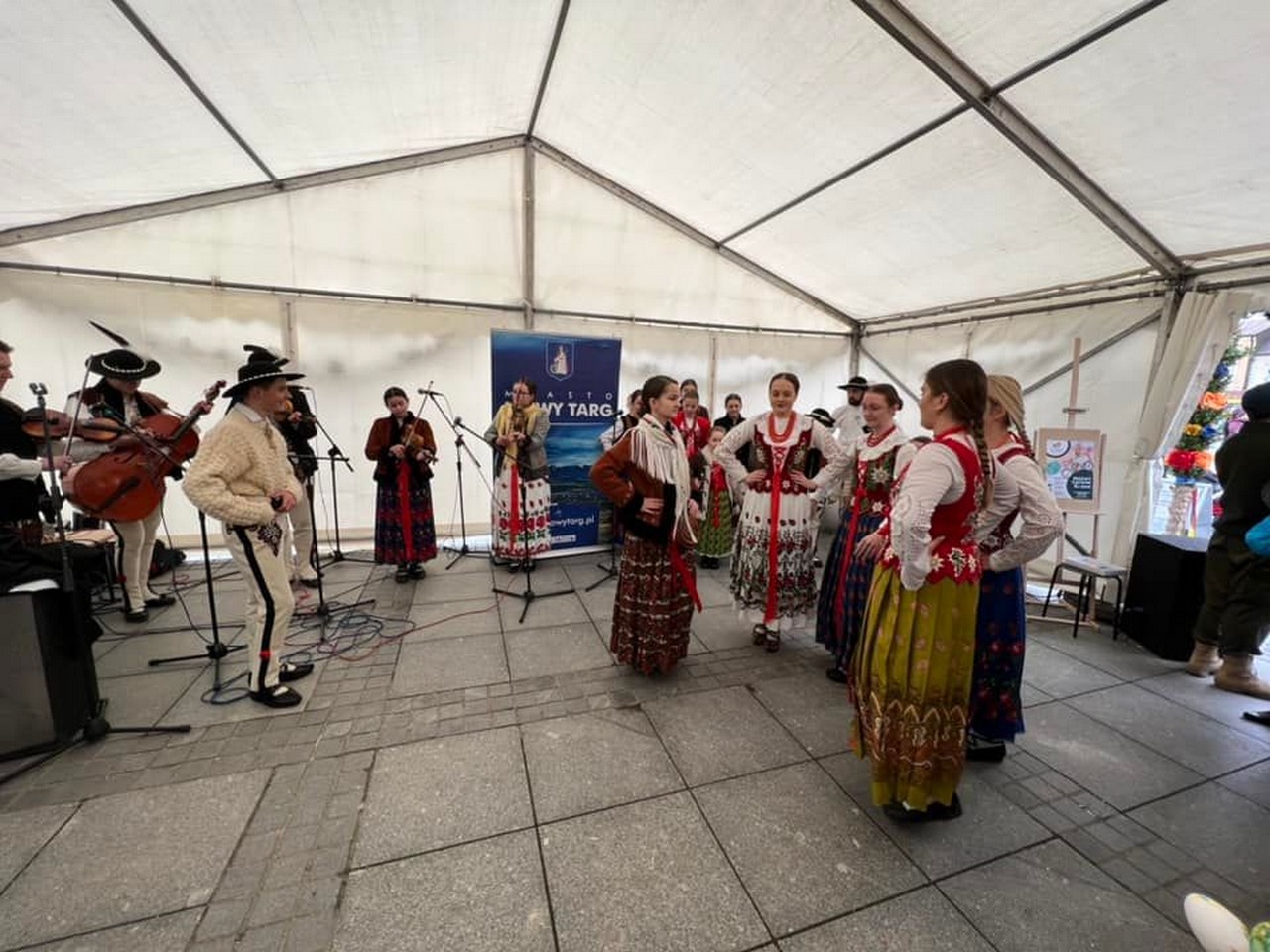 Miasto_Nowy_Targ_solidarne_z_Ukraina-18