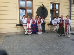 received_230410244130192